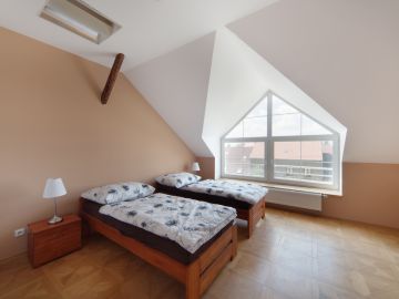 Dvoulůžkový a jednolůžkový pokoj